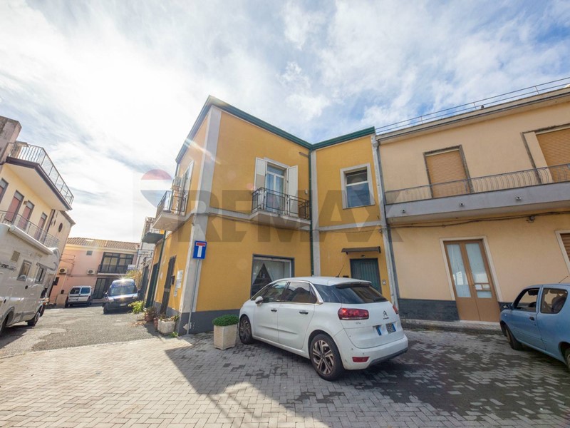 Trilocale in Vendita a Belpasso, 115'000&euro;, 146 m²