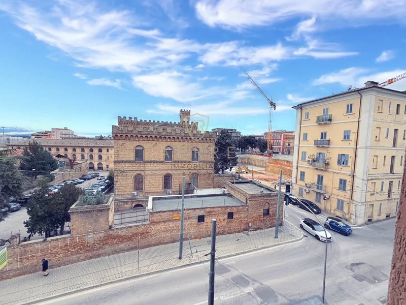 Trilocale in Vendita a Chieti, 93'000&euro;, 121 m²