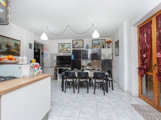 Appartamento in Vendita a Motta Sant'Anastasia, 110'000&euro;, 120 m²