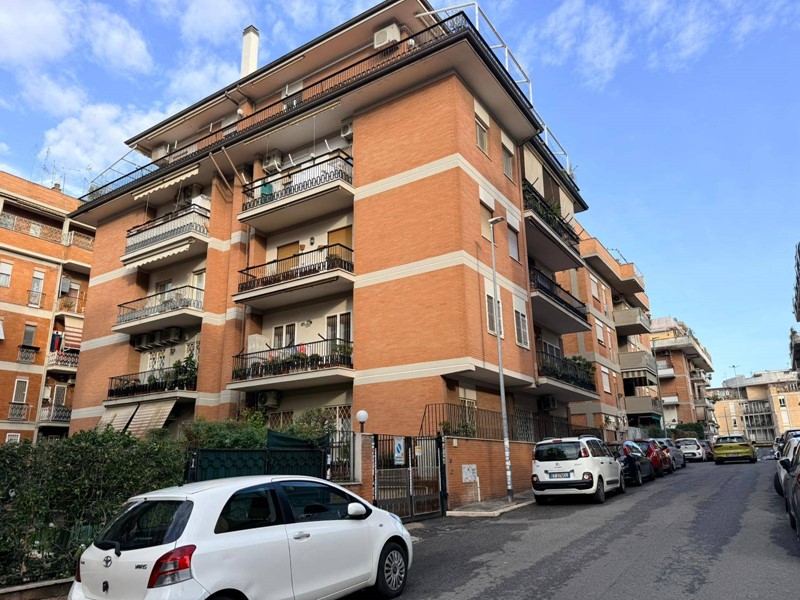 Appartamento in Vendita a Roma, 359'000&euro;, 121 m²