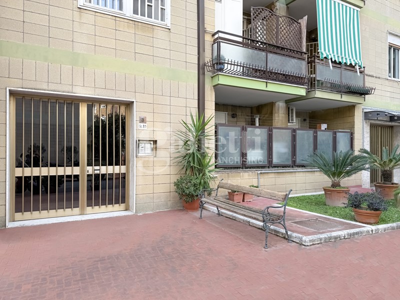 Quadrilocale in Vendita a Napoli, 350'000&euro;, 157 m²