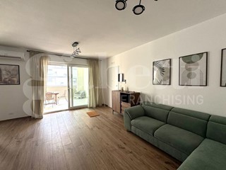 Trilocale in Affitto a Bari, 1'300&euro;, 90 m², arredato