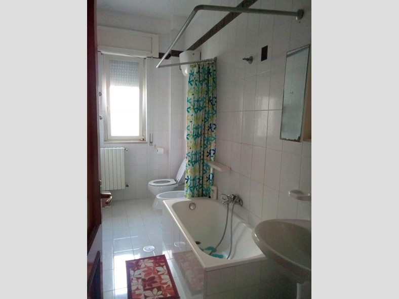 Appartamento in Affitto a Brindisi, 1'200&euro;, 120 m², arredato