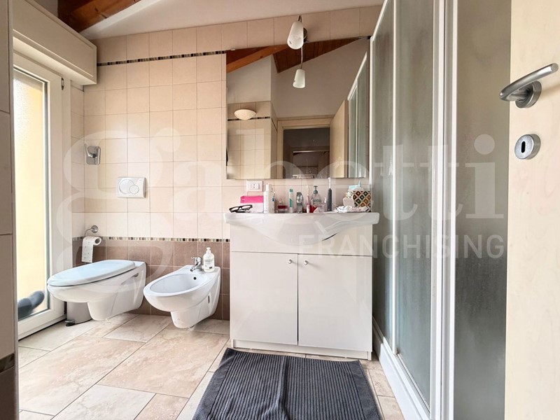 Quadrilocale in Affitto a Sasso Marconi, 1'100&euro;, 102 m², arredato