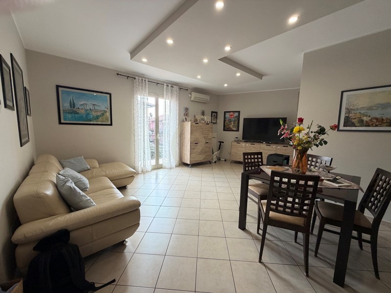 Quadrilocale in Vendita a Camporotondo Etneo, zona Centro, 160'000&euro;, 118 m², con Box