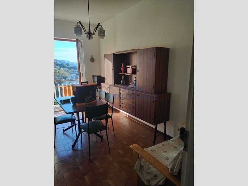 Trilocale in Vendita a Mendatica, 27'000&euro;, 60 m², arredato, con Box