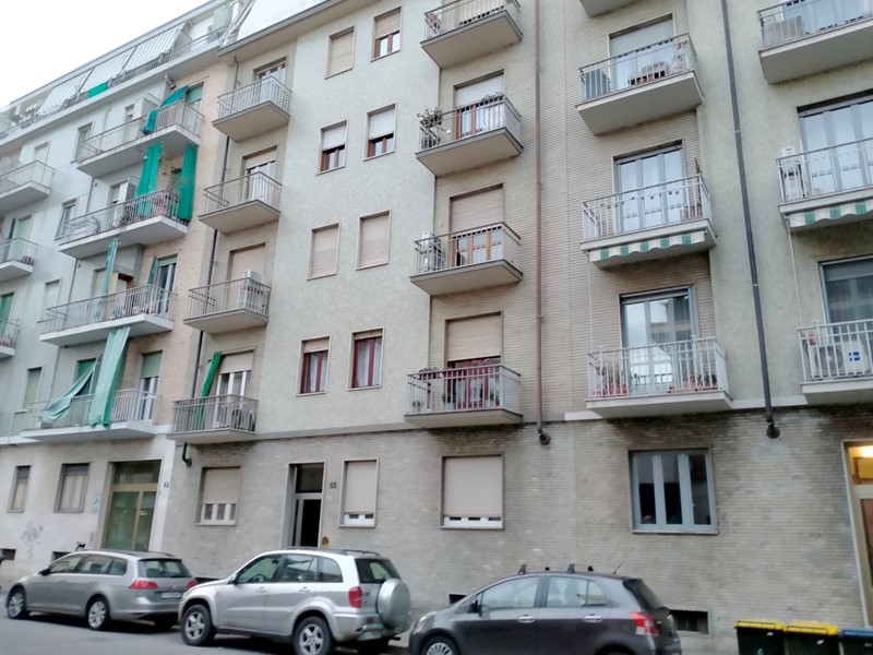 Bilocale in Vendita a Torino, zona Parella, 73'000&euro;, 54 m²