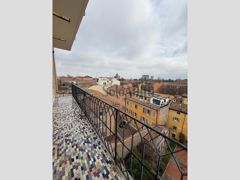 Appartamento in Affitto a Modena, 1'300&euro;, 110 m²