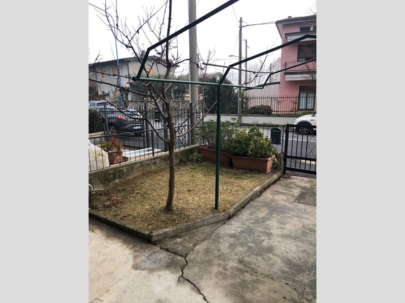 Trilocale in Affitto a Brescia, zona Villaggio Sereno, 750&euro;, 85 m², arredato