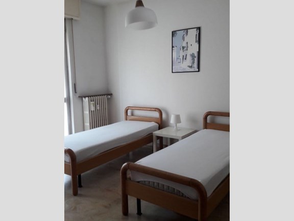 Appartamento in Affitto a Milano, zona Bocconi, 400&euro;