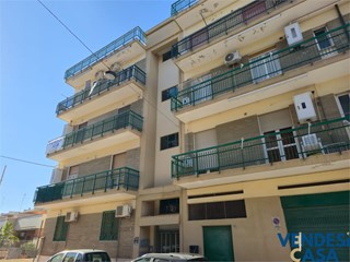 Trilocale in Vendita a Adelfia, 95'000&euro;, 90 m²