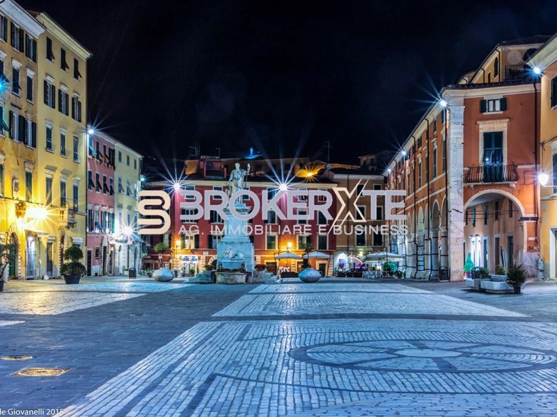 Appartamento in Vendita a Carrara, 150'000&euro;, 122 m²