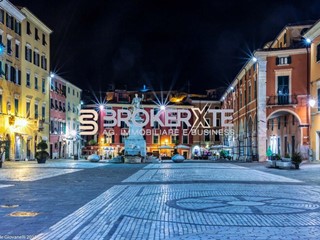 Appartamento in Vendita a Carrara, 150'000&euro;, 122 m²