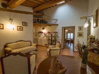 Appartamento in Vendita a Pomarance, 180'000&euro;, 162 m², arredato