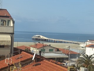 Quadrilocale in Affitto a Camaiore, zona Lido di Camaiore, 2'200&euro;, 70 m², arredato