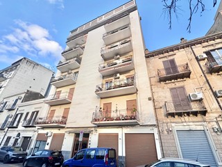 Appartamento in Vendita a Palermo, 160'000&euro;, 160 m²