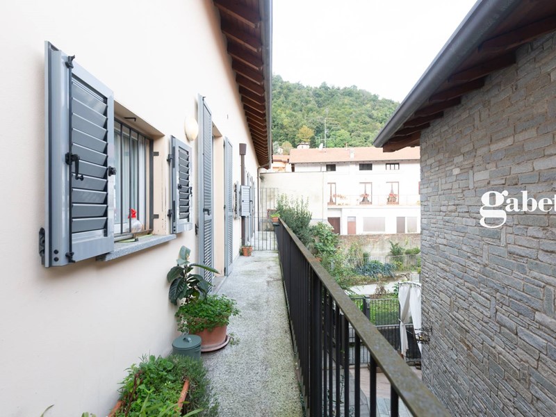 Trilocale in Vendita a Airuno, 180'000&euro;, 100 m²