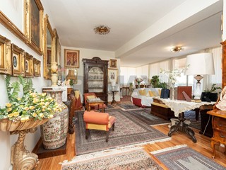 Attico in Vendita a Catania, 120'000&euro;, 202 m²