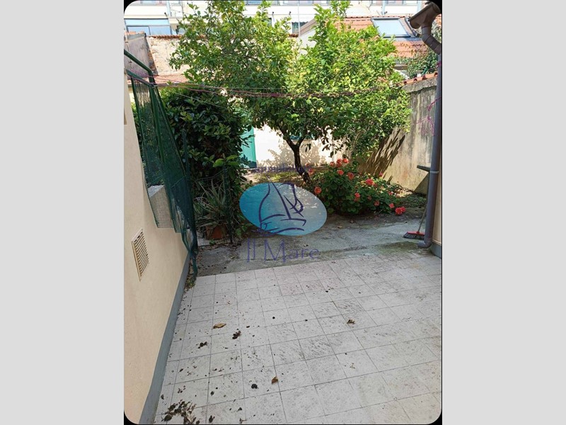 Appartamento in Vendita a Viareggio, 330'000&euro;, 100 m²