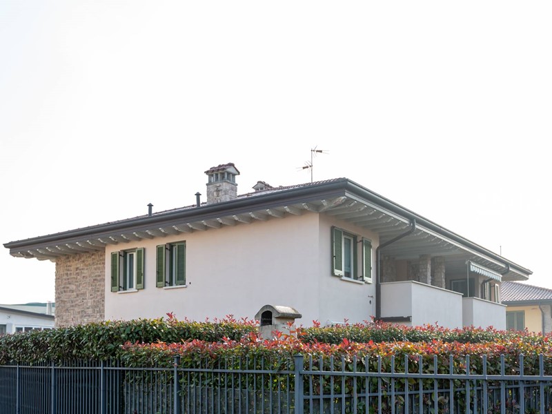 Attico in Vendita a Lomagna, 220'000&euro;, 96 m²