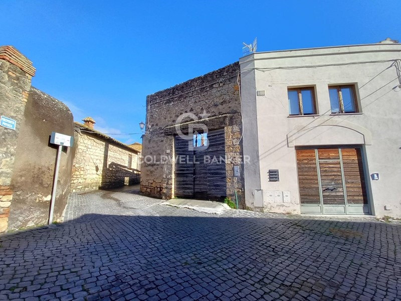 Monolocale in Vendita a Tarquinia, 85'000&euro;, 190 m²