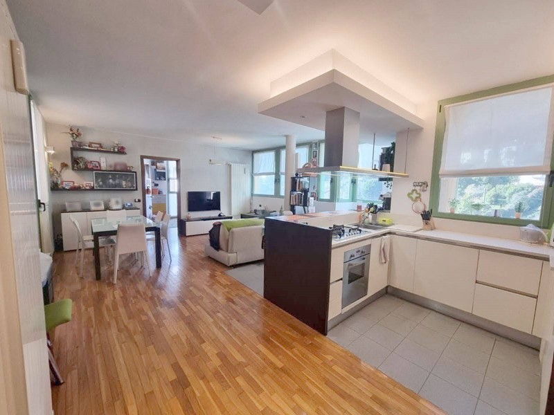 Trilocale in Vendita a Lecco, 230'000&euro;, 103 m²