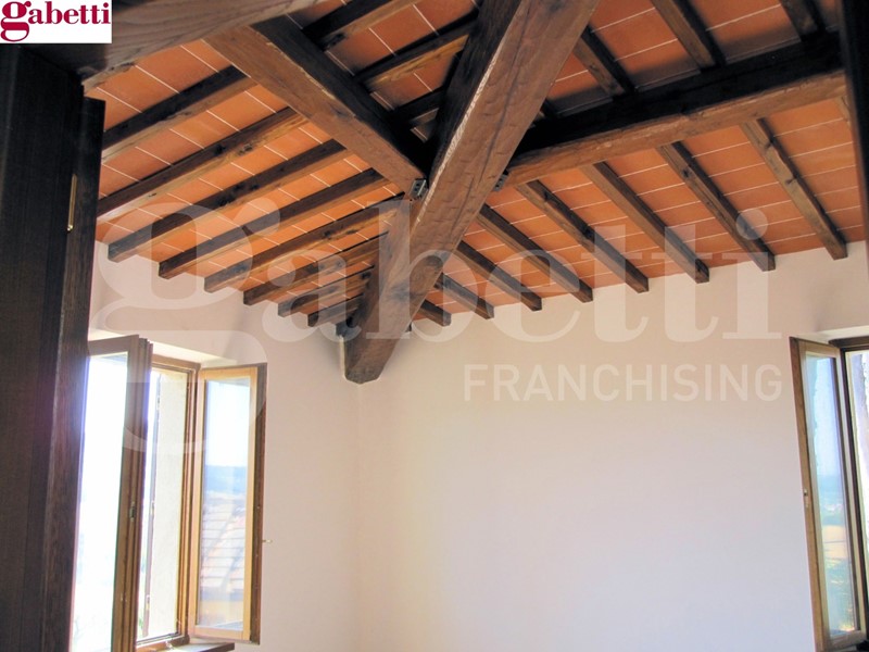 Appartamento in Vendita a Poggibonsi, 325'000&euro;, 134 m², con Box
