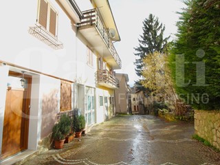 Appartamento in Vendita a Alfedena, 110'000&euro;, 87 m², arredato