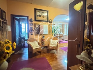 Quadrilocale in Affitto a Seravezza, zona Querceta, 3'000&euro;, 110 m², arredato