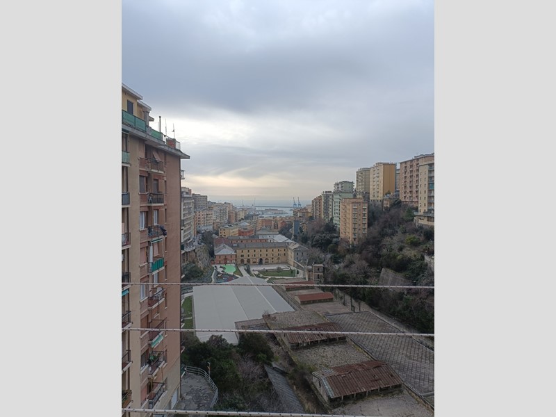 Appartamento in Vendita a Genova, zona Oregina, 142'000&euro;, 120 m²