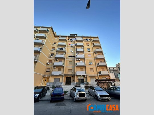 Quadrilocale in Vendita a Palermo, 105'000&euro;, 90 m²