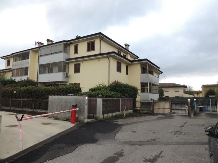 Trilocale in Vendita a Vidigulfo, 51'225&euro;, 66 m², con Box