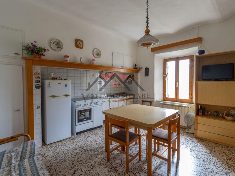 Quadrilocale in Vendita a Pomarance, zona Montecerboli, 67'000&euro;, 110 m², arredato, con Box