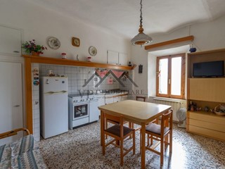 Quadrilocale in Vendita a Pomarance, zona Montecerboli, 67'000&euro;, 110 m², arredato, con Box