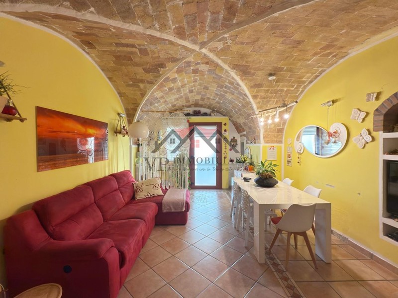 Trilocale in Vendita a Pomarance, 120'000&euro;, 133 m², arredato