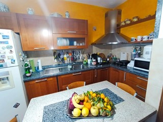 Quadrilocale in Vendita a Luni, zona Isola, 135'000&euro;, 75 m²