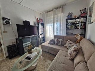 Trilocale in Vendita a Campiglia Marittima, zona Venturina, 85'000&euro;, 69 m², arredato