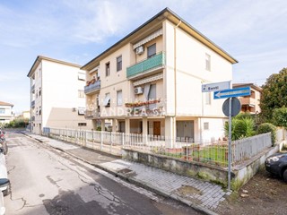 Trilocale in Vendita a Pontedera, 159'000&euro;, 65 m², arredato, con Box