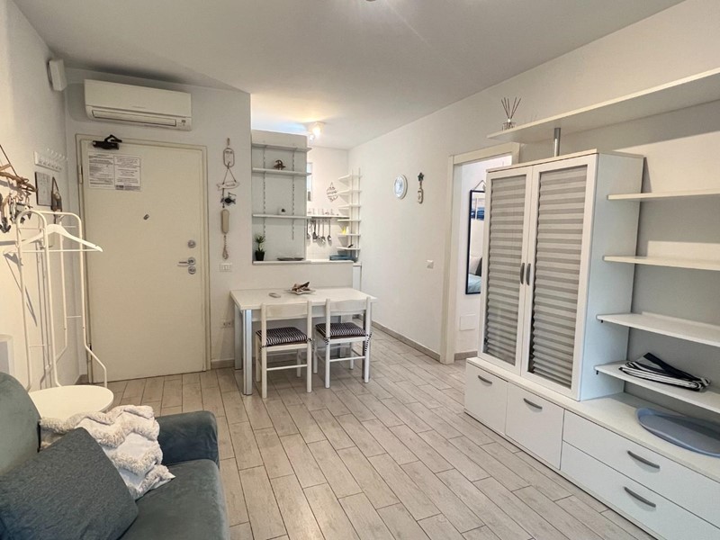 Trilocale in Vendita a Massa, zona Poveromo, 250'000&euro;, 75 m², arredato