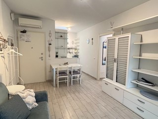 Trilocale in Vendita a Massa, zona Poveromo, 250'000&euro;, 75 m², arredato