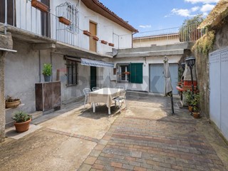 Bilocale in Vendita a Biandronno, 77'000&euro;, 84 m²