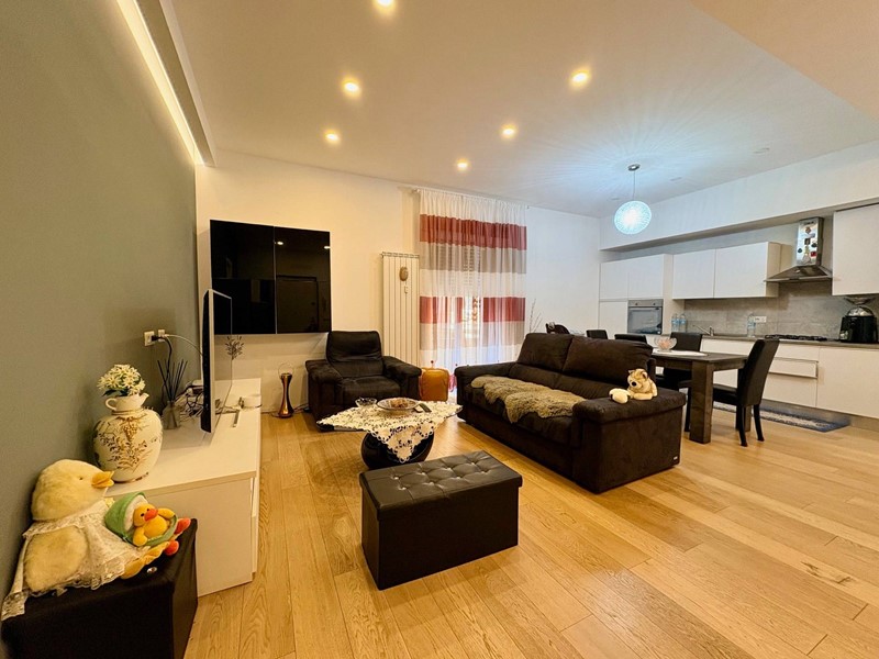 Appartamento in Vendita a Savona, 320'000&euro;, 118 m²