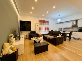 Appartamento in Vendita a Savona, 320'000&euro;, 118 m²