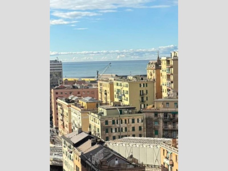 Appartamento in Vendita a Genova, 45'000&euro;, 80 m²