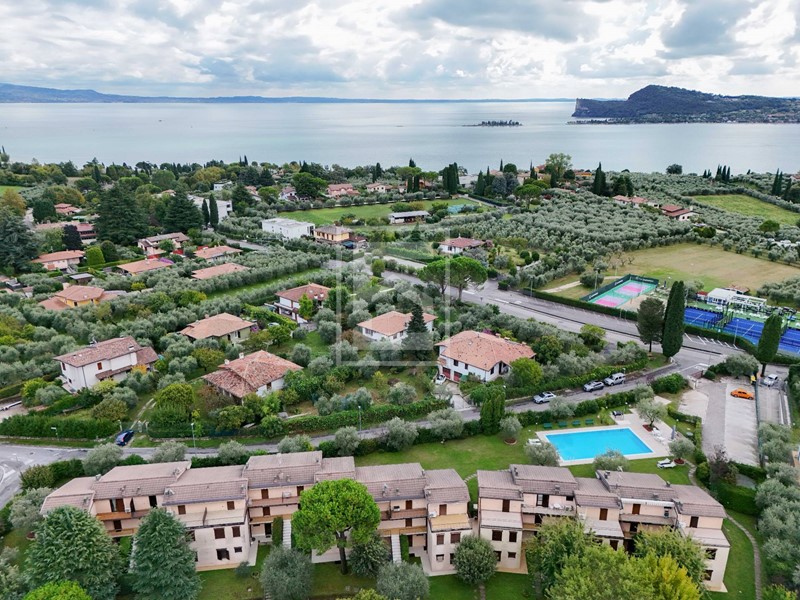 Trilocale in Vendita a San Felice del Benaco, 274'000&euro;, 68 m²