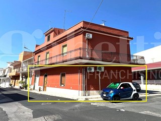 Quadrilocale in Vendita a Avola, 175'000&euro;, 140 m², con Box