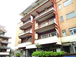 Trilocale in Vendita a Roma, 300'000&euro;, 85 m²