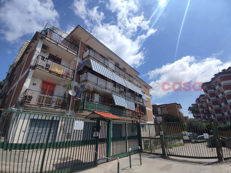 Trilocale in Vendita a Napoli, 299'000&euro;, 105 m²