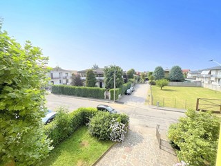 Trilocale in Vendita a Inveruno, 138'000&euro;, 85 m², con Box