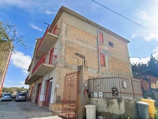 Trilocale in Vendita a Agrigento, 40'000&euro;, 102 m²